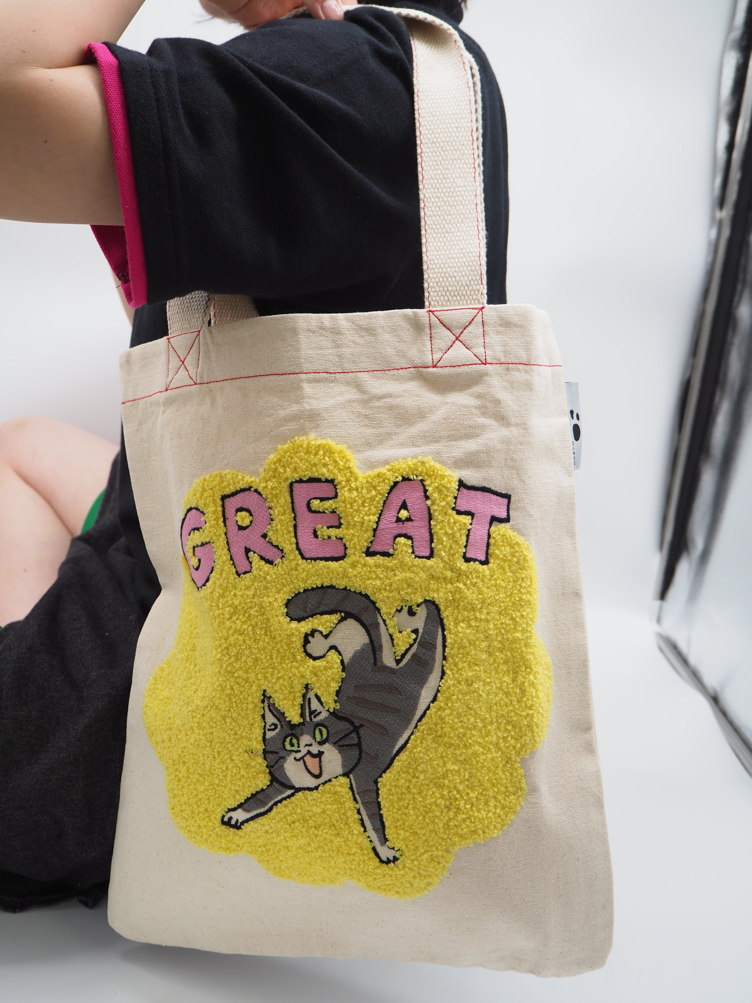 くまみね 刺繍A4トートバッグ 電話猫GREAT! | 株式会社メイカーズ【EMB